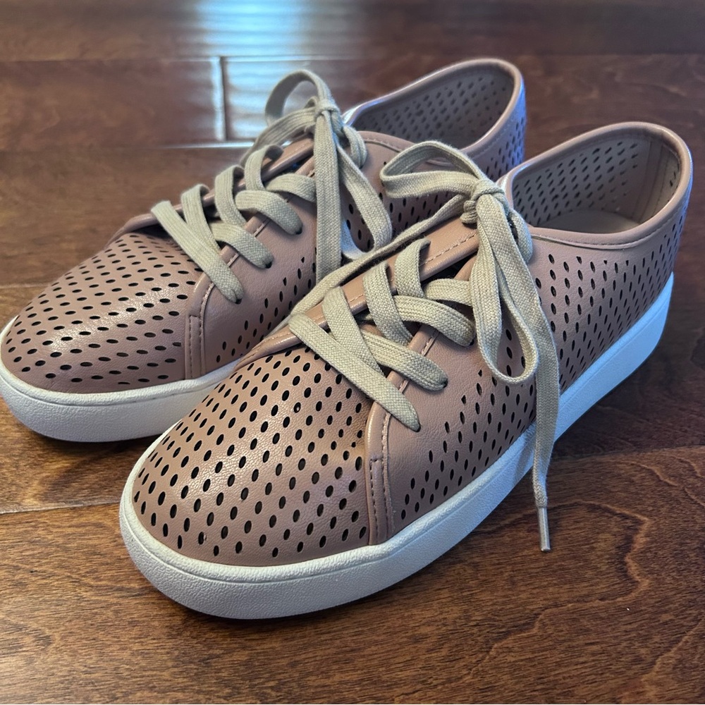 Mi.iM Milo Perforated Sneaker in Camel Beige Brick lace up closure Women Size 8